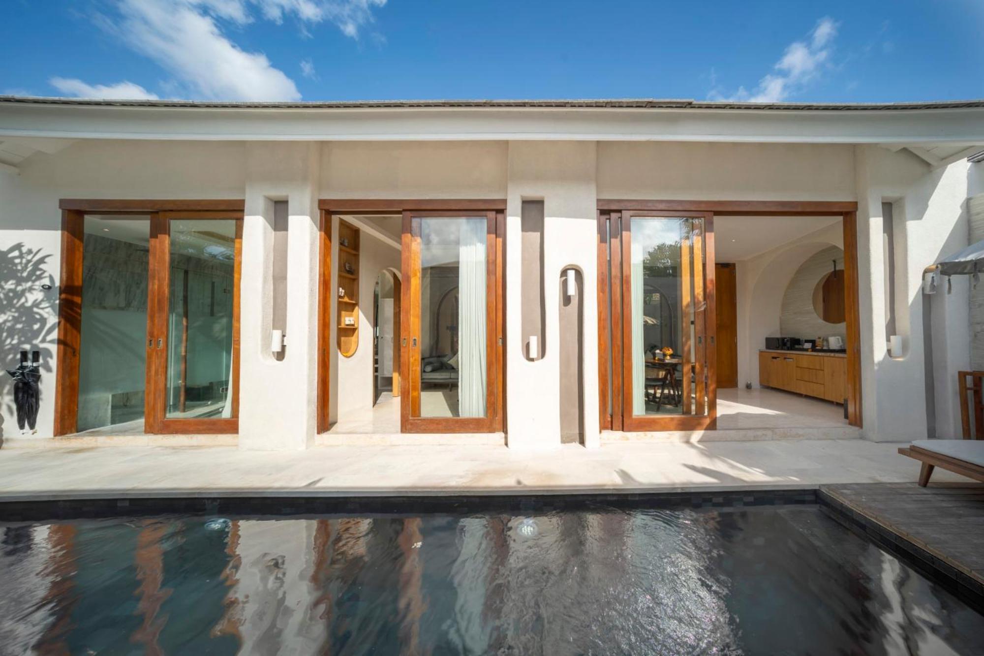 Astera Villa Seminyak By Ini Vie Hospitality Екстер'єр фото